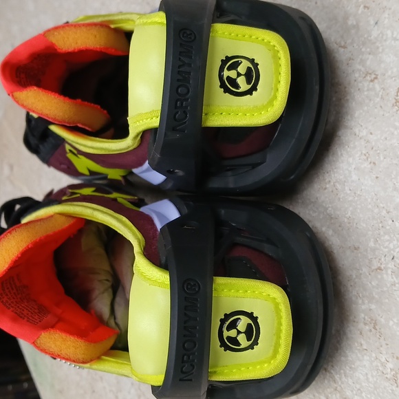 Nike - Picture 3 of 8